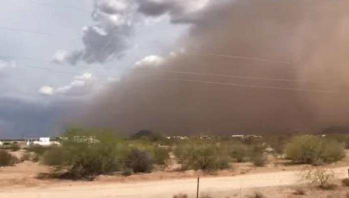 Tormenta de arena apocalíptica azota el desierto en Arizona