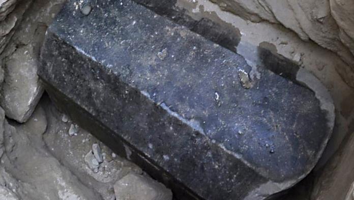 Abren misterioso sarcófago hallado en Egipto