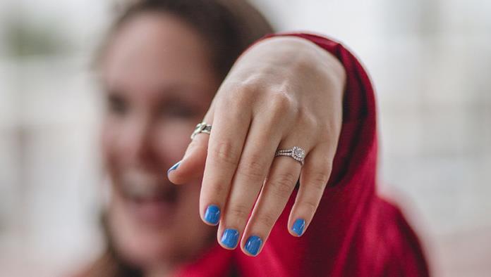 EE.UU.: Encuentran el anillo con diamantes que una mujer perdió en el retrete hace 9 años