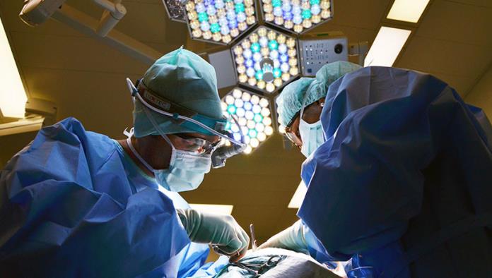 Un cirujano extirpa el riñón a una mujer pensando que era un tumor