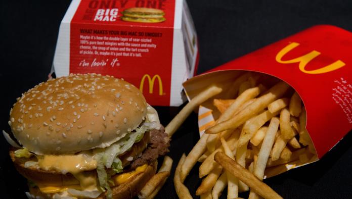 Un cliente halla tres trozos de diente humano en una hamburguesa de McDonalds