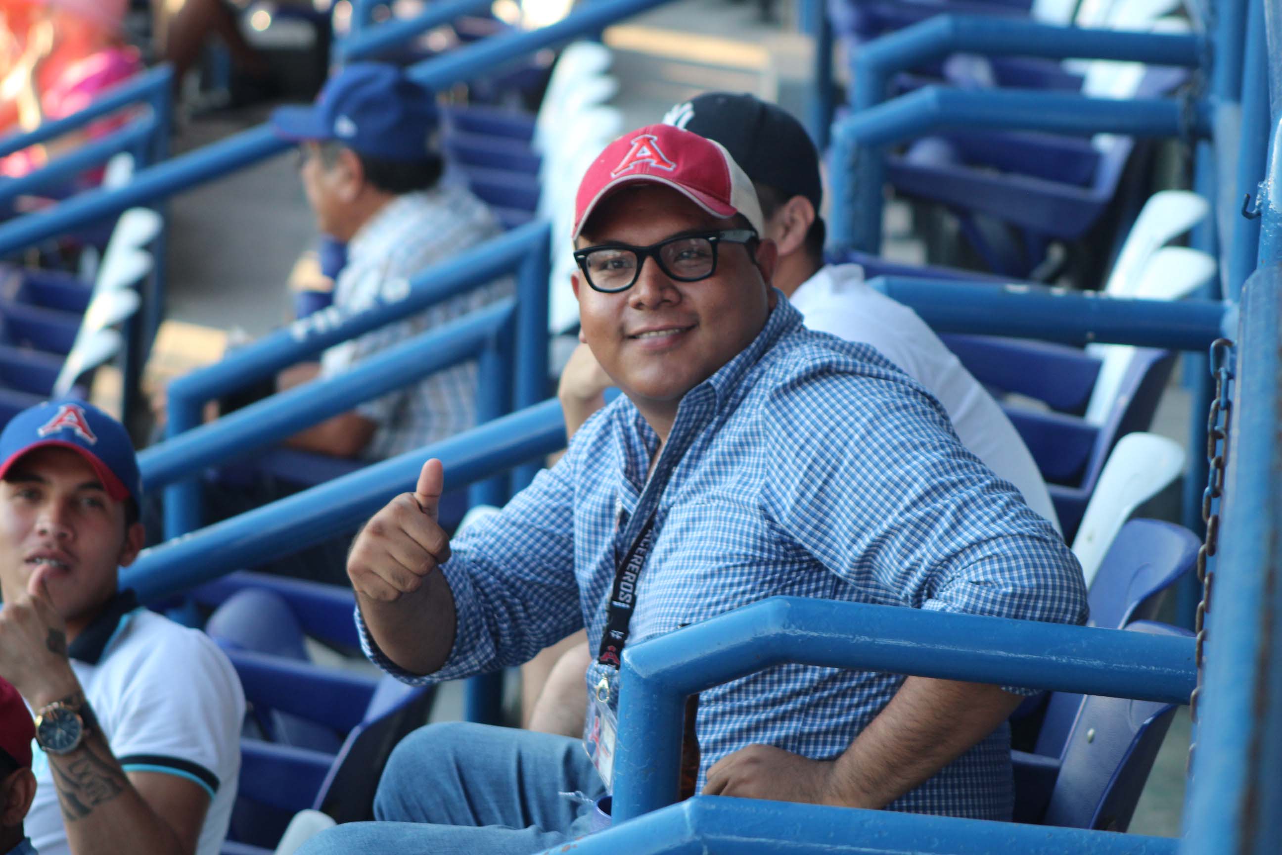 La Voz de la afición, apoyan a la furia ante Sultanes