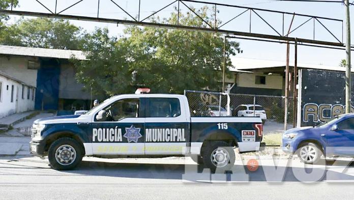 Enfermo mental moviliza a Policías