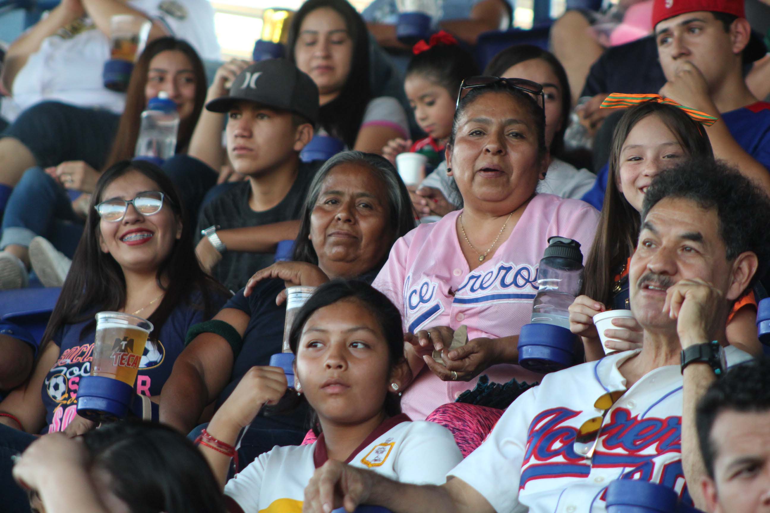 La Voz de la afición, apoyan a la furia ante Sultanes