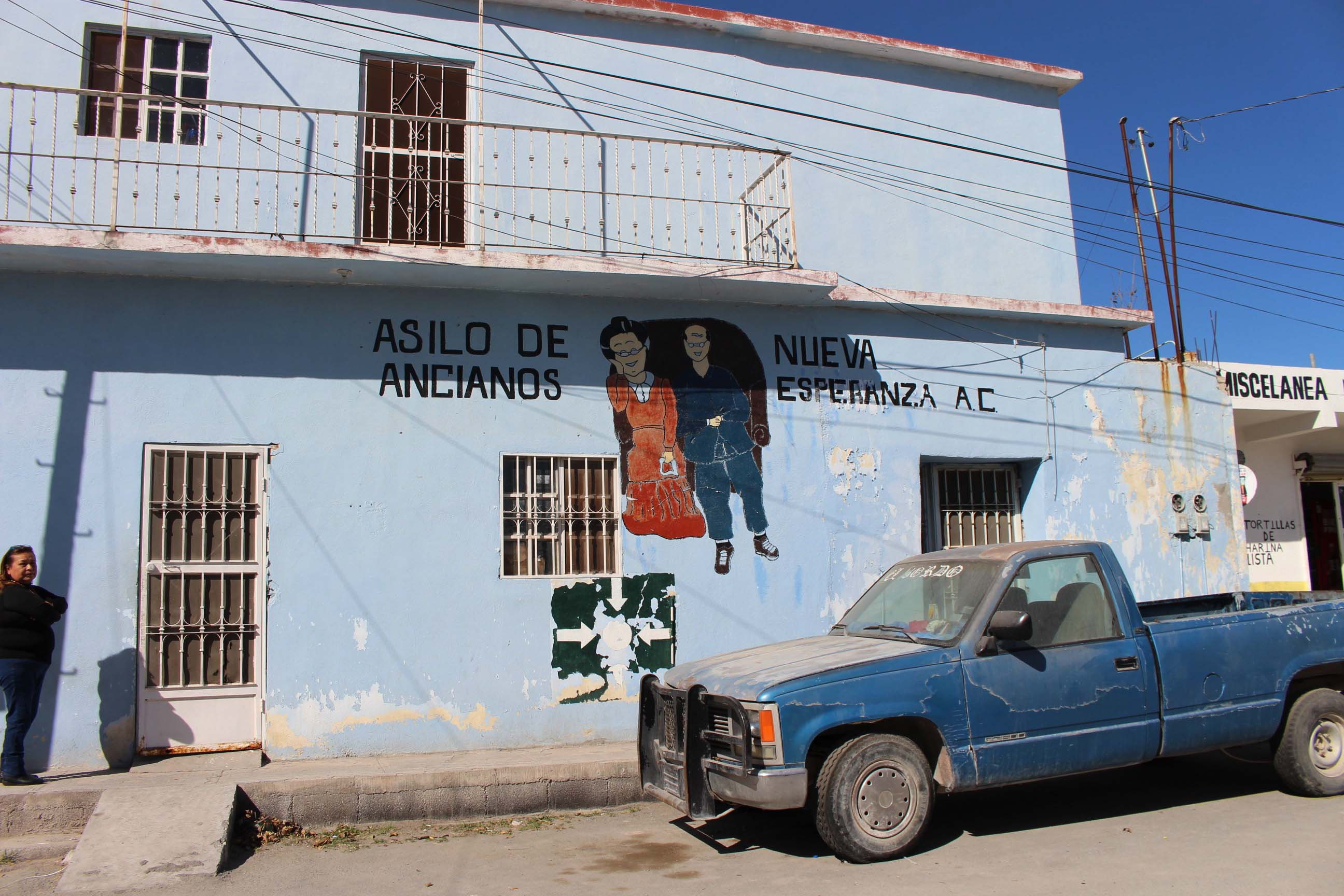 Festejan Día de Reyes en el asilo