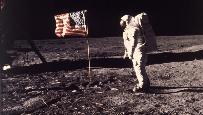 Con un eclipse parcial la Luna celebra los 50 años del Apolo 11