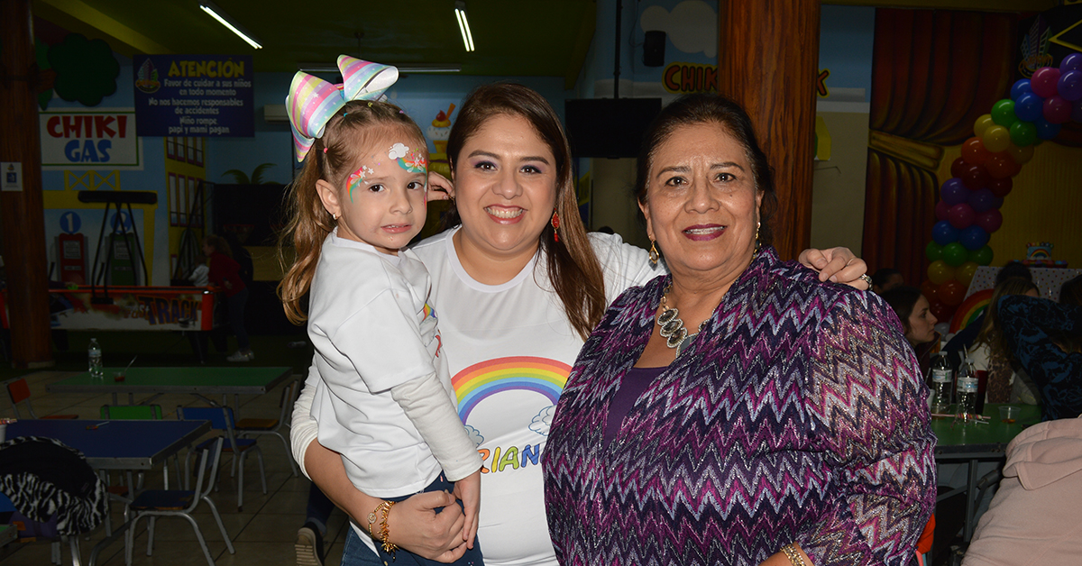 Arianna celebra con Arcoiris