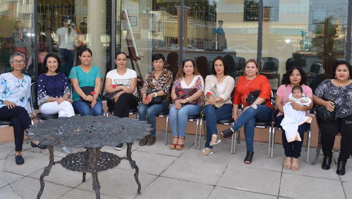 En Casa de las Artes Festejan a las mamás con mariachi