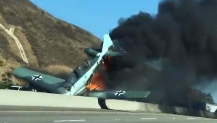Avioneta se estrella en Autopista 101 de Los Ángeles