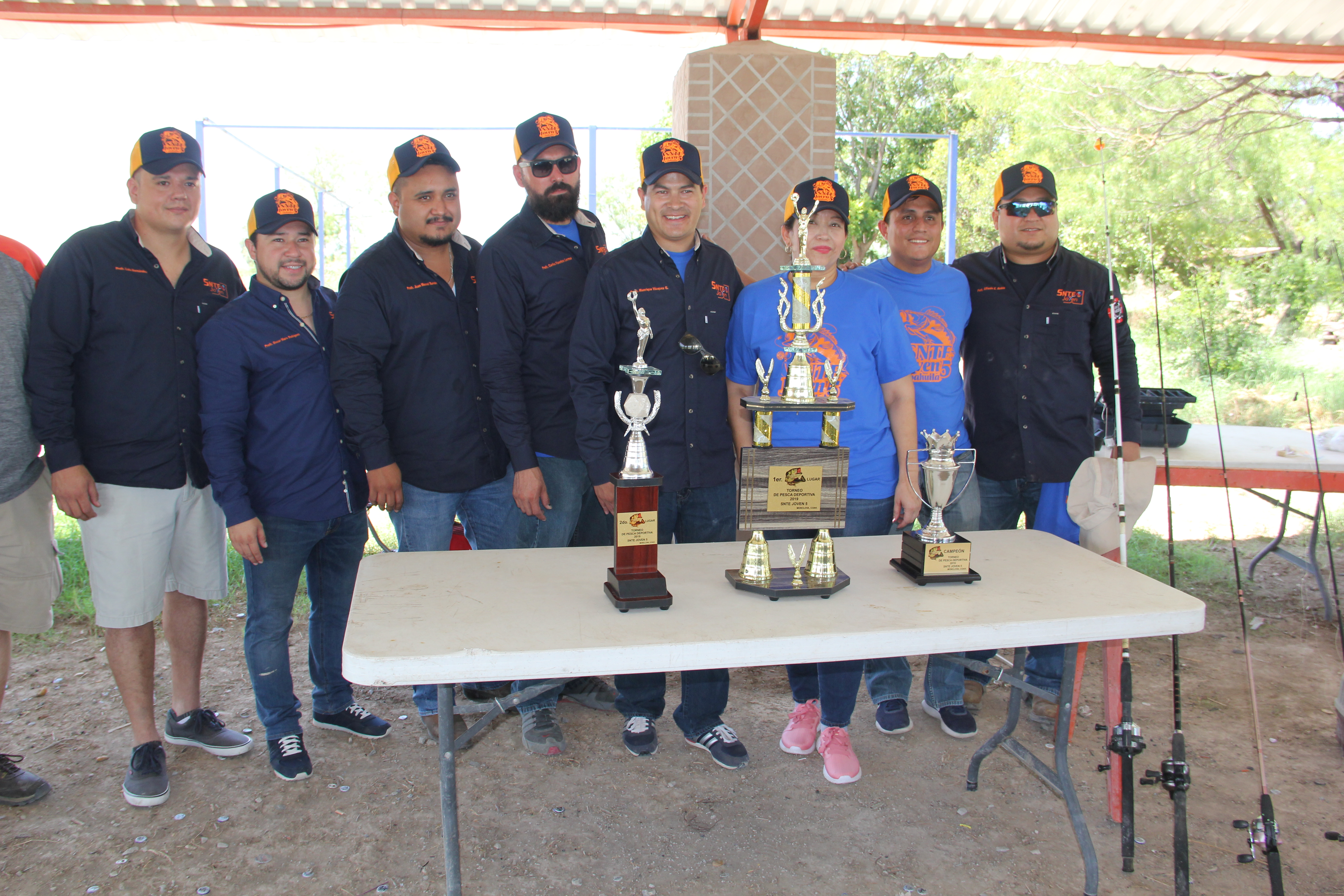 Participan maestros en torneo de pesca