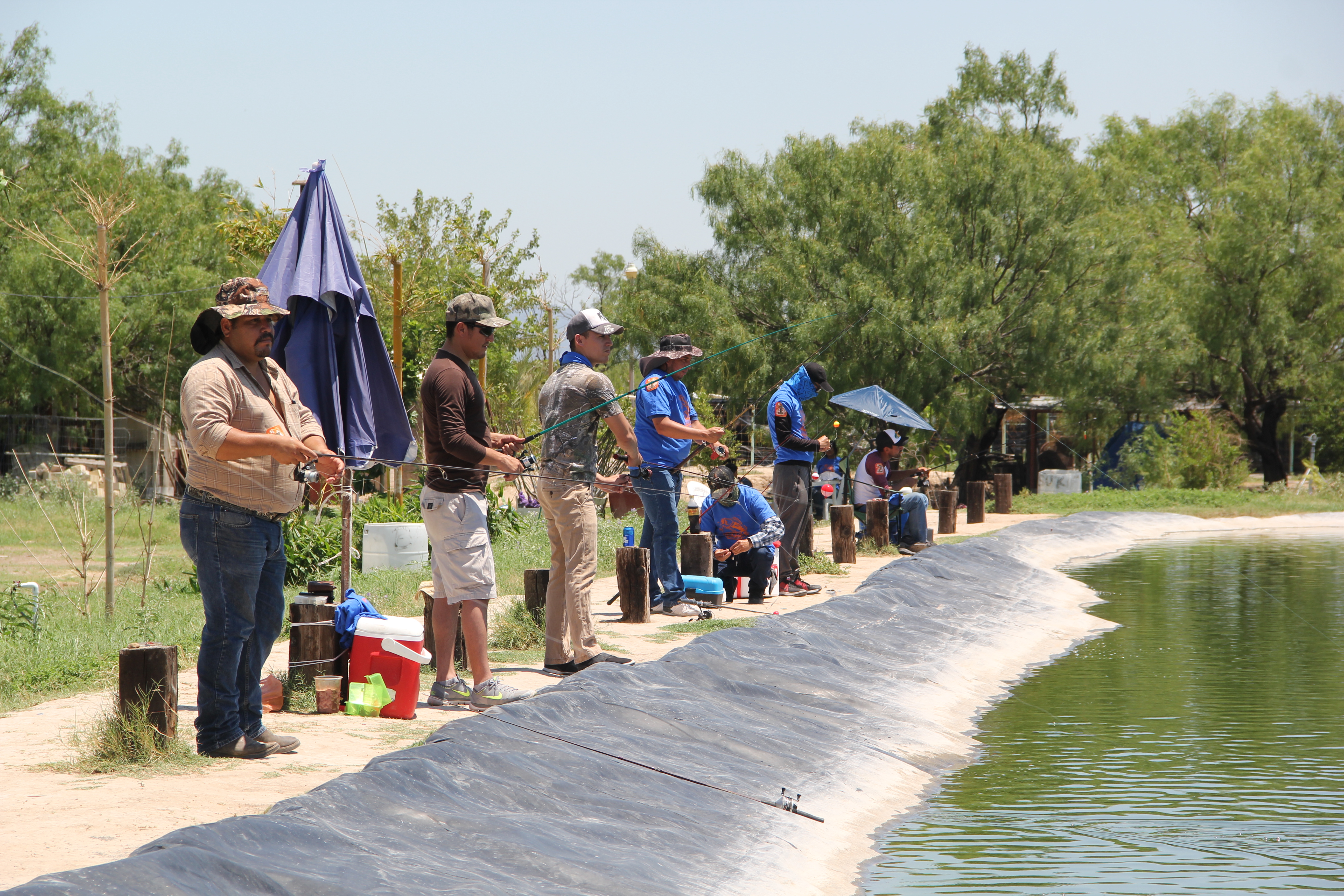 Participan maestros en torneo de pesca