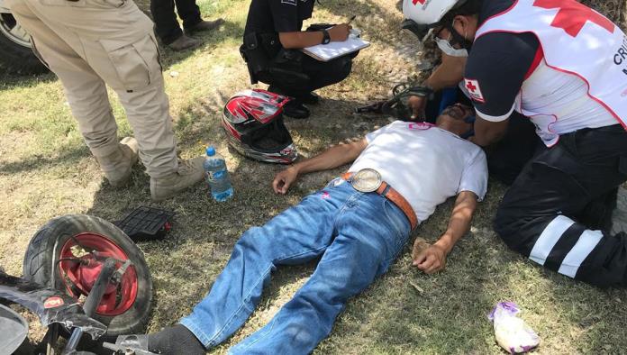 Motociclista es arrollado por una camioneta en el Libramiento Manuel Pérez Treviño