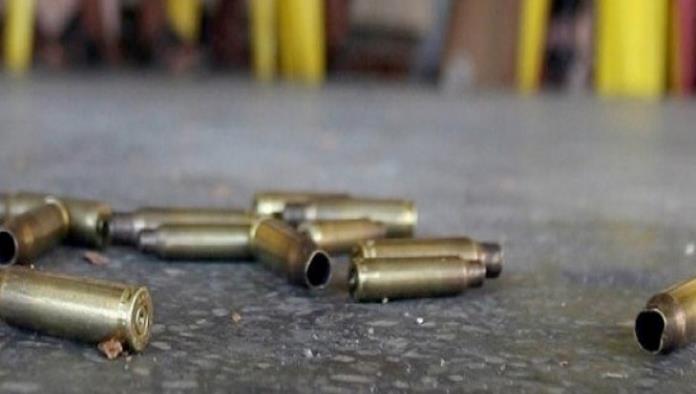 Bala perdida cae en templo de Texas durante sermón