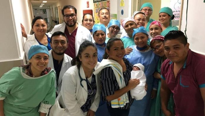 Médicos del IMSS salvan a bebé prematura antes de que su madre muriera