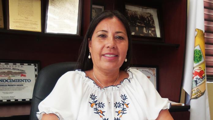 Convive alcaldesa de Villa Unión con pacientes diabéticos
