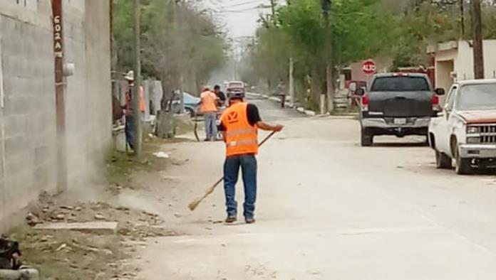 Avanza limpieza de calles en Allende