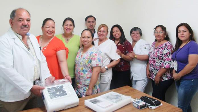 Entrega equipo a Centro de Salud