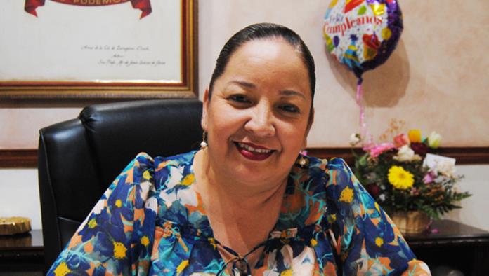 Alcaldesa Angelita Flores exhorta a cuidar el agua ante altas temperaturas