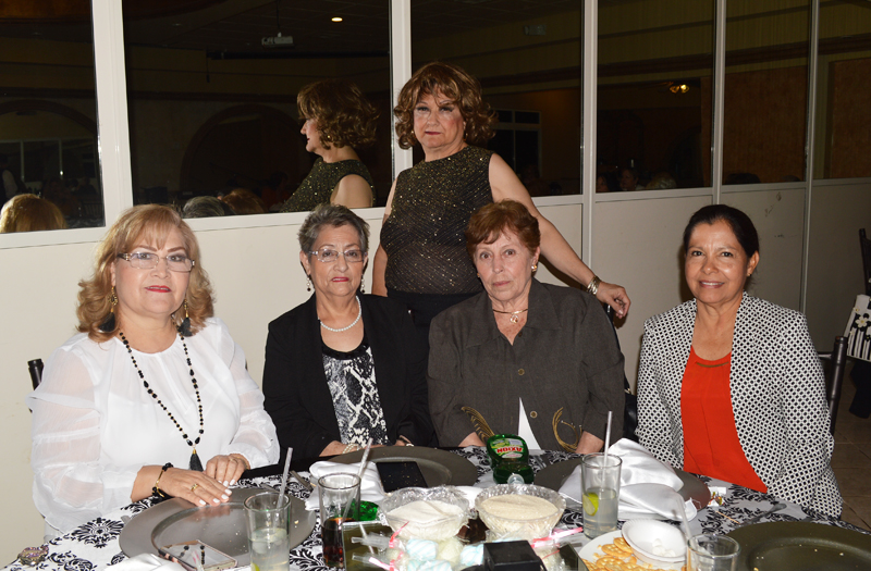 Sesionan del club damas Amistad