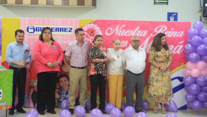 Celebra Súper Gutiérrez a las reinas del hogar