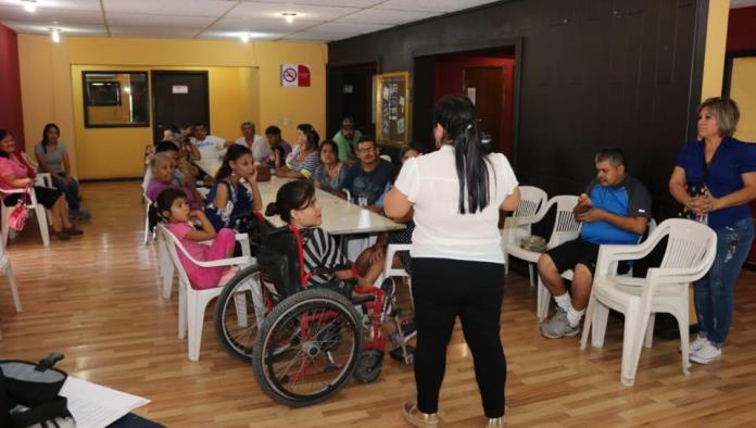 Les imparten talleres de integración y sensibilización  Se preocupa el DIF por personas discapacitadas