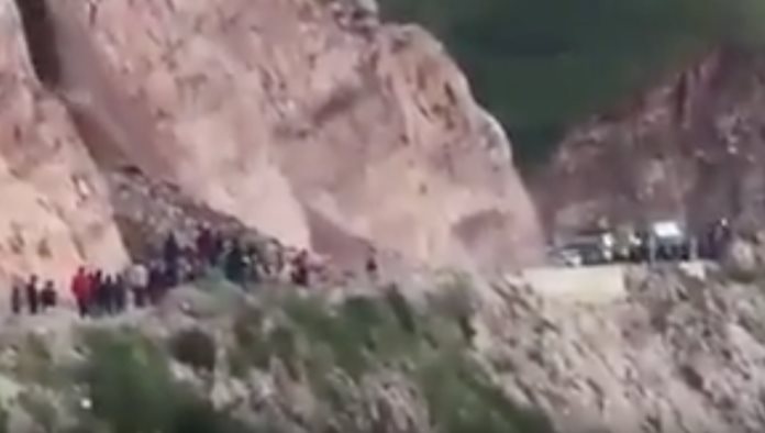 VIDEO: Muere mujer aplastada por alud que grababa en Perú
