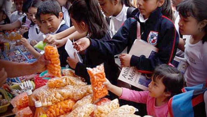 Estado ha fracasado ante la comida ‘chatarra’ en escuelas