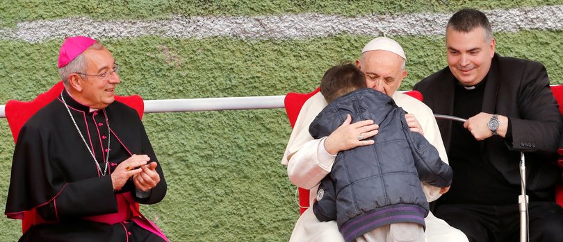 Conmovedora pregunta de un menor al papa Francisco (VIDEO)