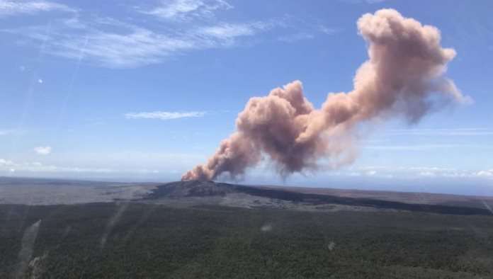 Evacúan a 10 mil personas tras erupción de volcán Kilauea en Hawaii