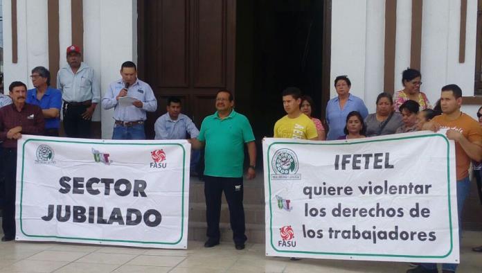 Protestan telefonistas división de Telmex