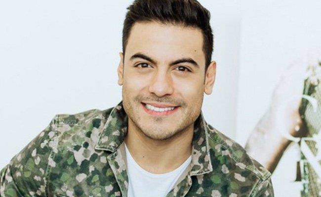 Carlos Rivera manda pizzas a sus fans