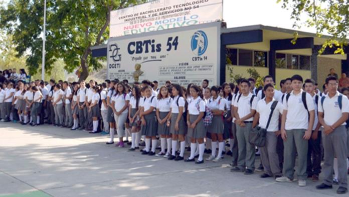 Publican lista de alumnos aceptados en CBTIS 54