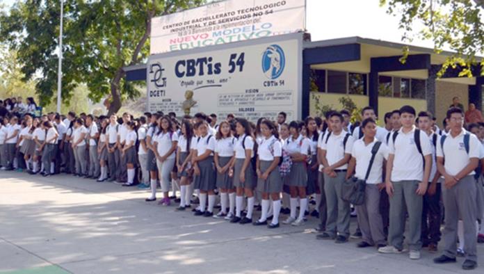 Faltan 200 alumnos del CBTIS que no revisaron su documentación