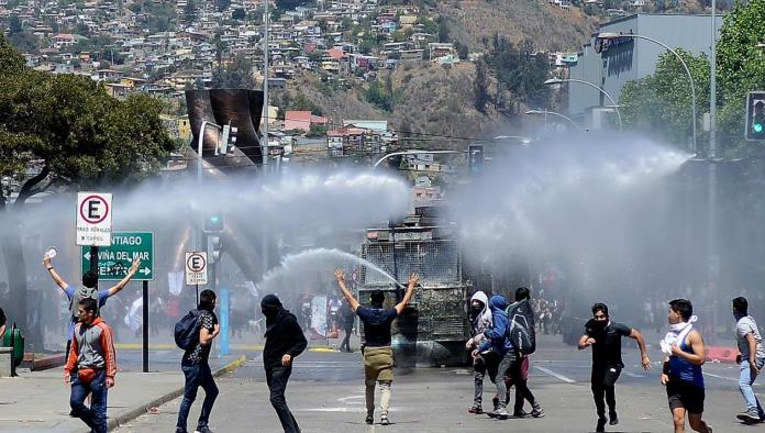 Huelga de transportistas agrava la crisis en Chile