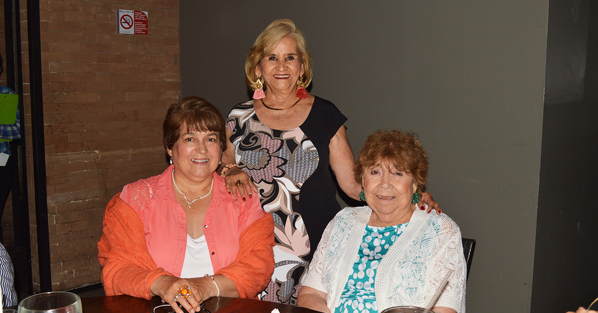 Juanita de Ramírez Celebra cumpleaños con amigas