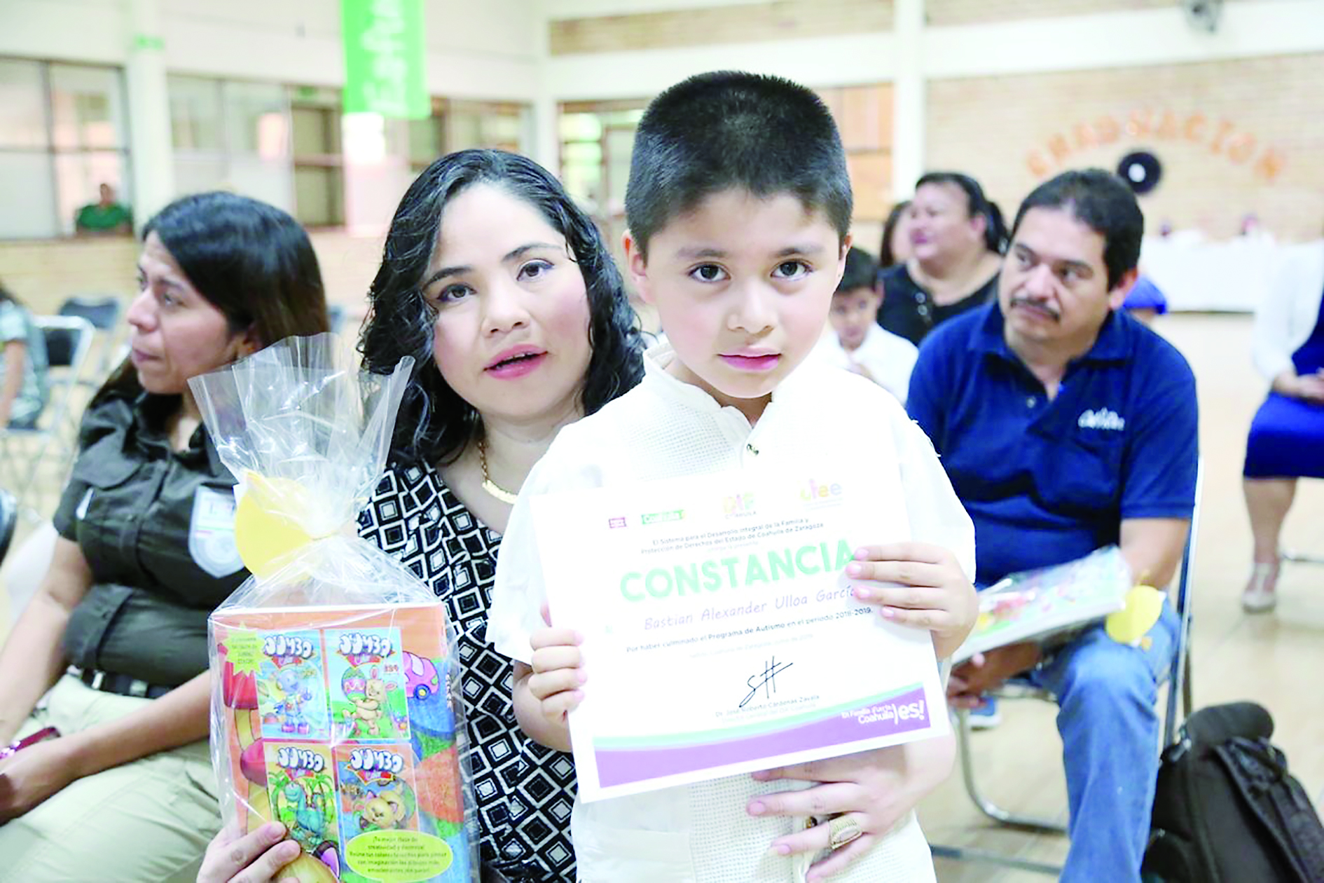 Reconocen esfuerzo de niños con autismo; Terminaron su semestre