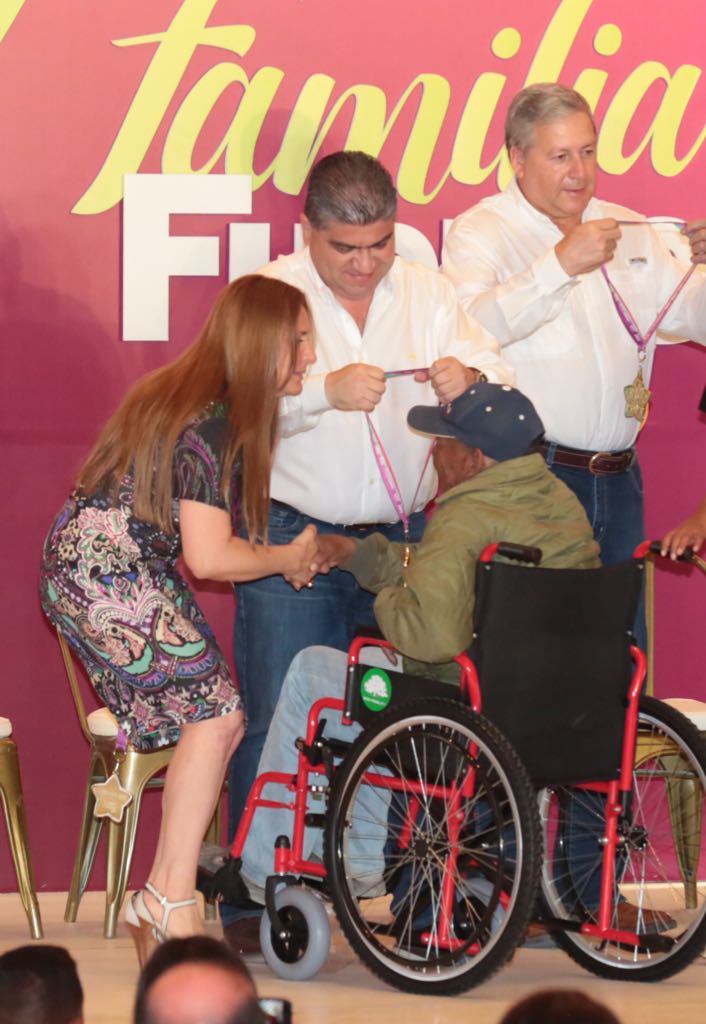 Premia Coahuila a ‘Familias Fuertes’