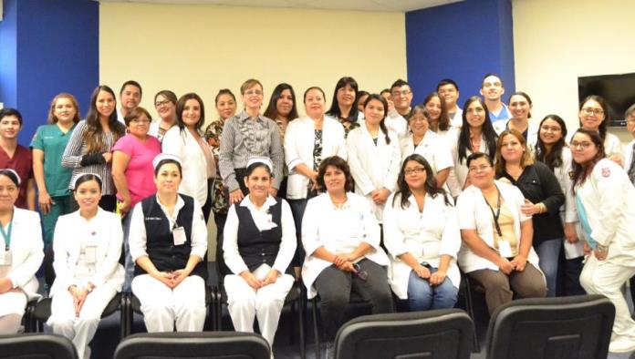 Actualizan a personal de Salud en Coahuila.