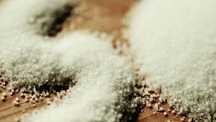 Consumo excesivo de sal podría alterar el ritmo cardíaco