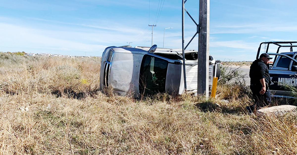 Abandona Camioneta