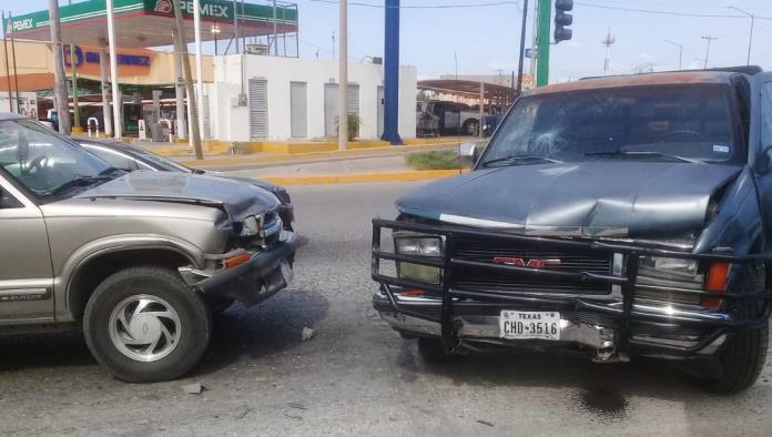 Anciano provoca colisión