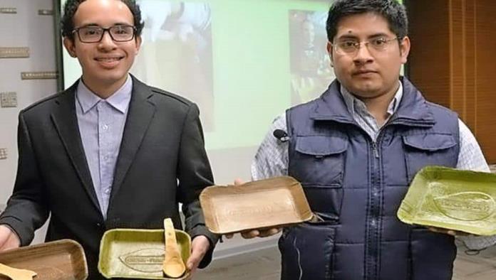 Jóvenes crean platos a base de hoja de plátano