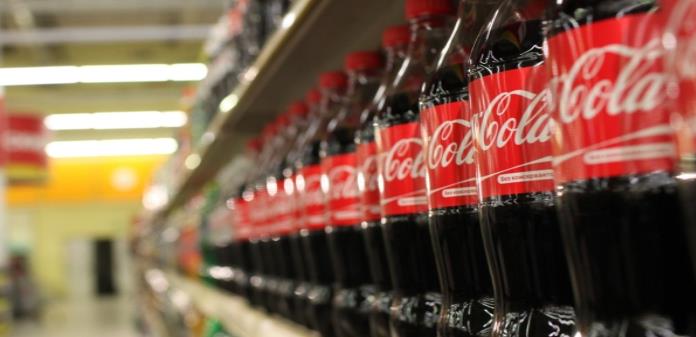Destapan mexicanos más Coca-Cola que leche y pan