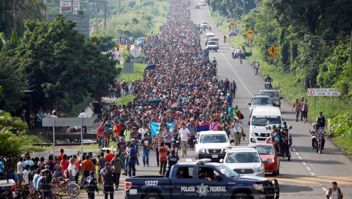 Donald Trump dijo que le cortará la ayuda financiera a tres países por no detener la caravana migrante