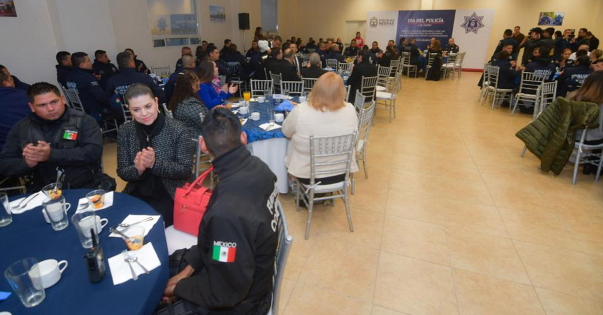 Exhorta Bres Garza trabajar con honradez