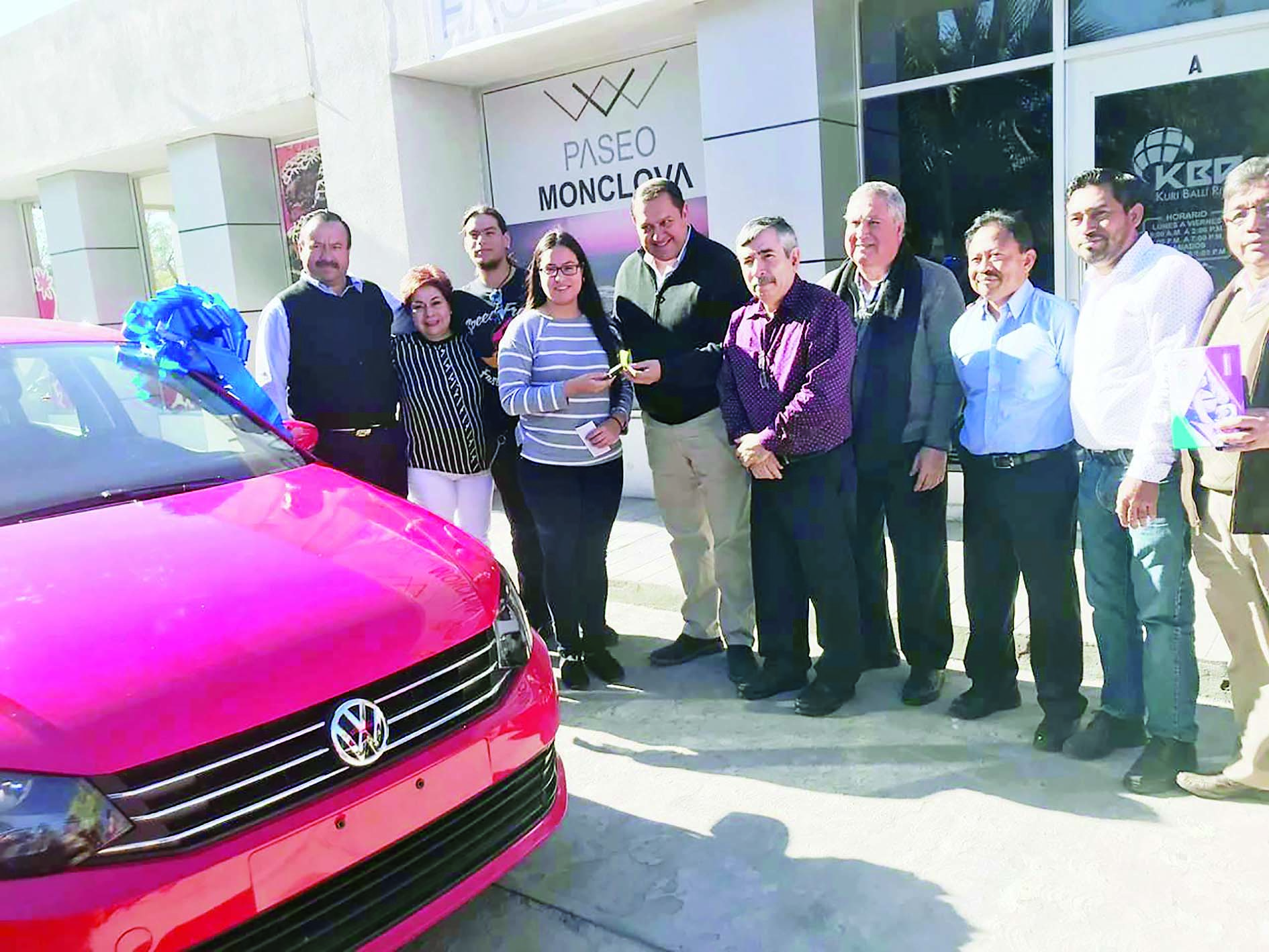 Gana alumna del ICC automóvil de Canaco