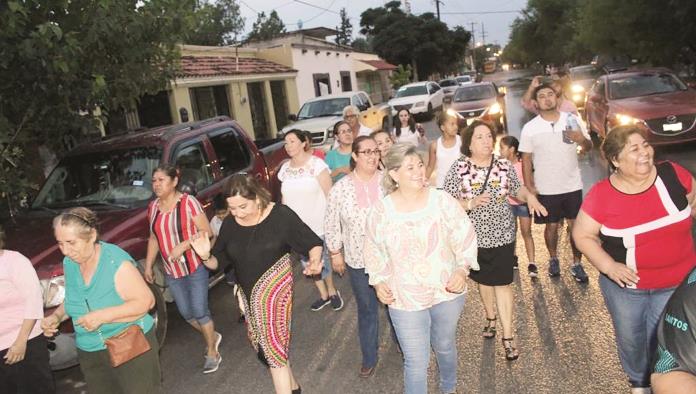 Bailan sanbonenses en su callejoneada