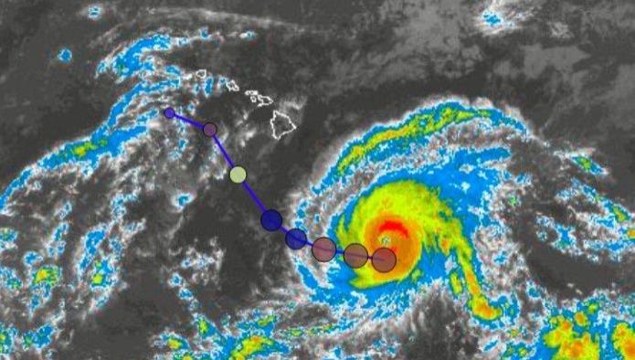 Huracán Lane alcanza categoría cuatro, Hawái está en alerta