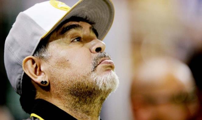 Maradona critica arbitraje en primera derrota con Dorados.