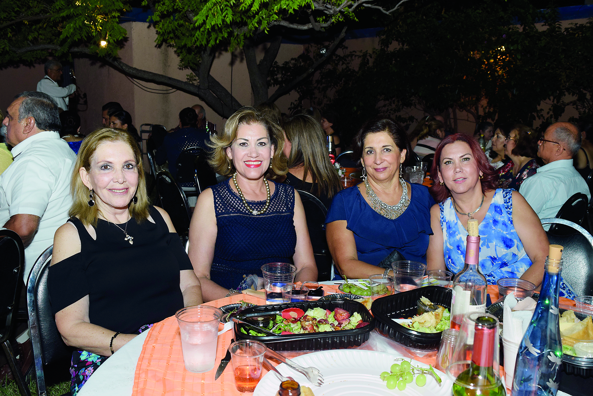 Una noche bohemia de Club de mujeres profesionistas y de negocios
